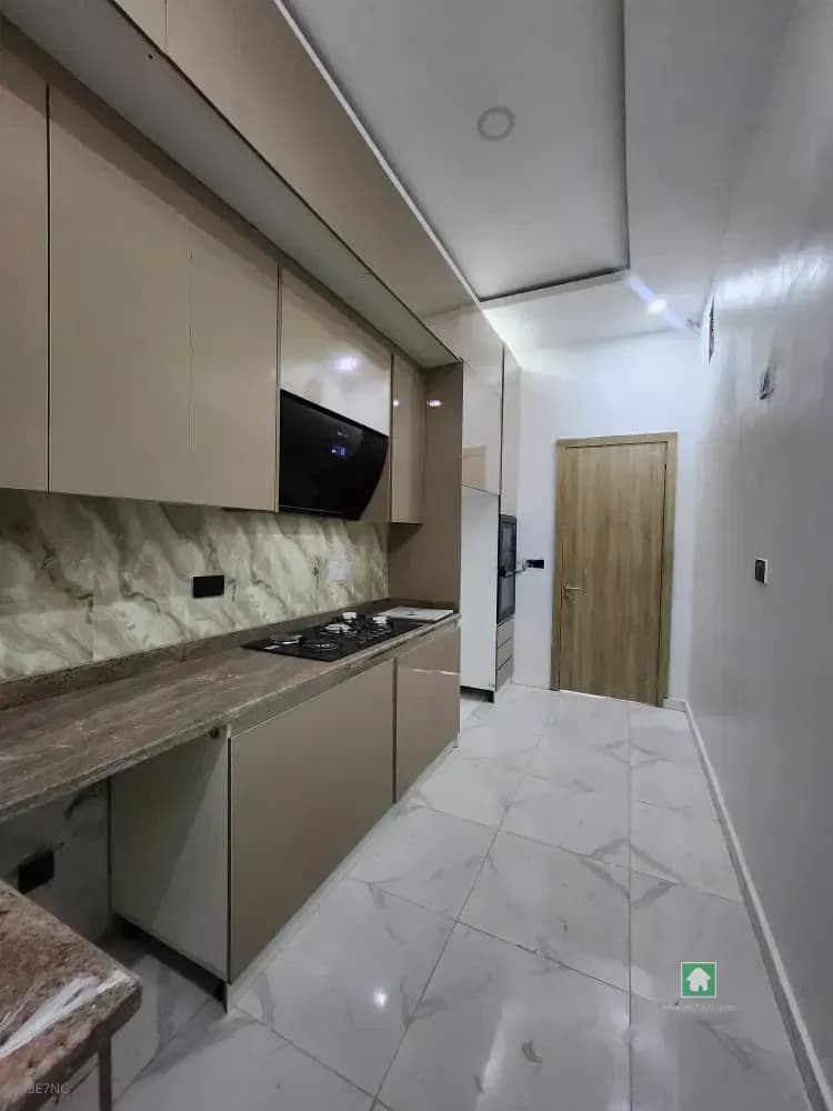 For Rent: 3 Bedroom Flat Apartment in Lekki Phase 1