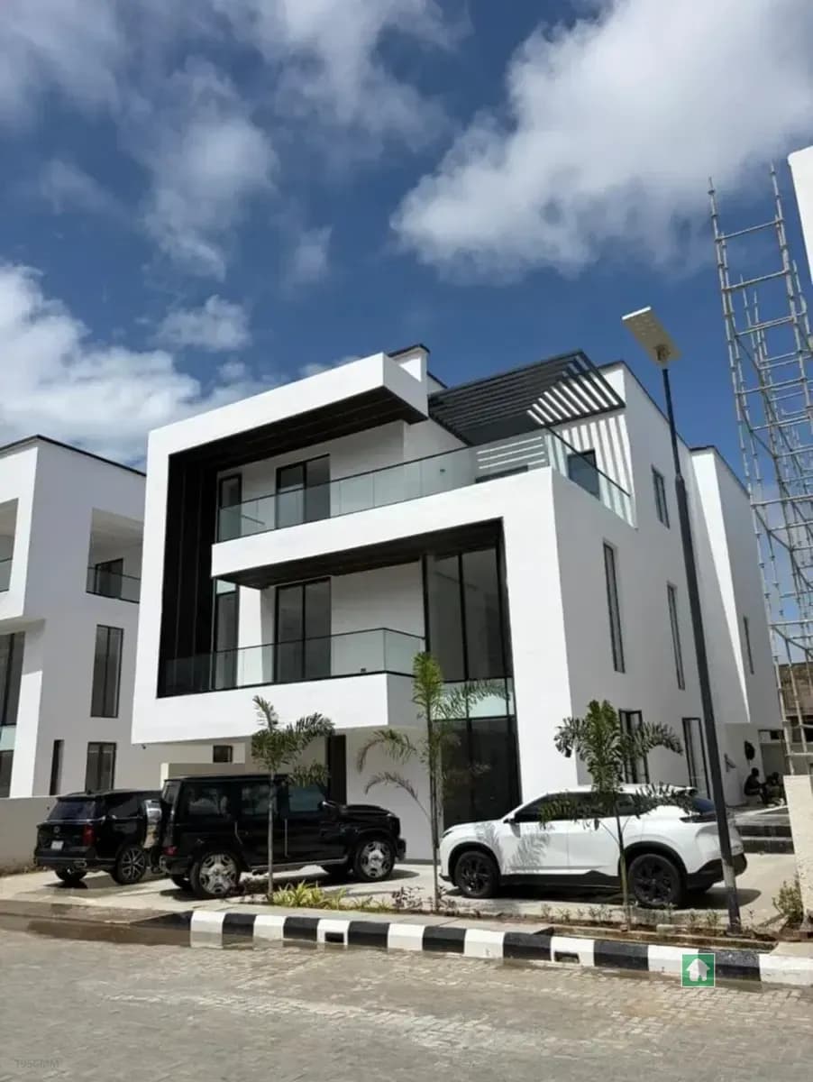 6-Bedroom Detached House on 500sqm Land, Lekki