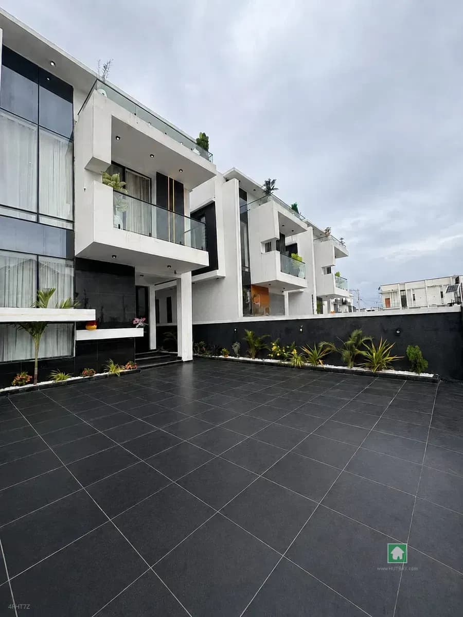 5-Bedroom Detached Home in Ologolo, Lekki