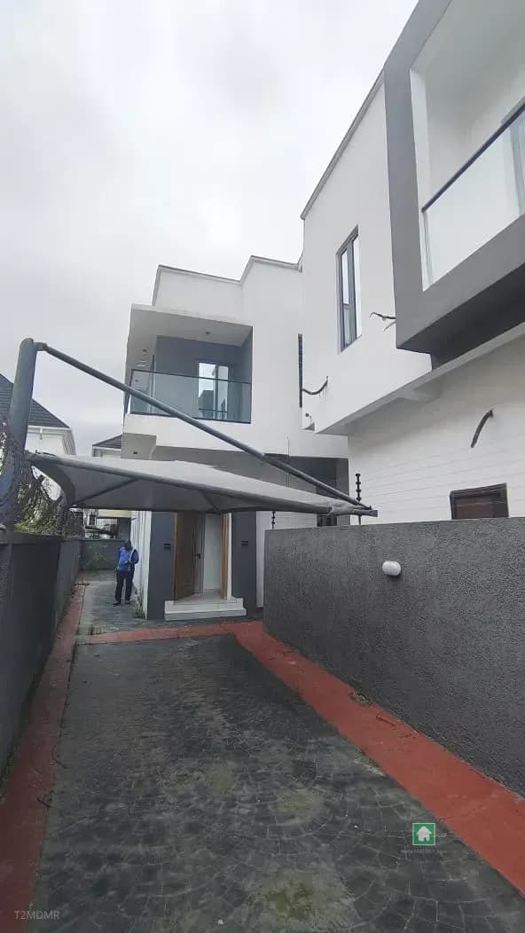 5 Bedroom Detached House for Rent in Agungi, Lekki