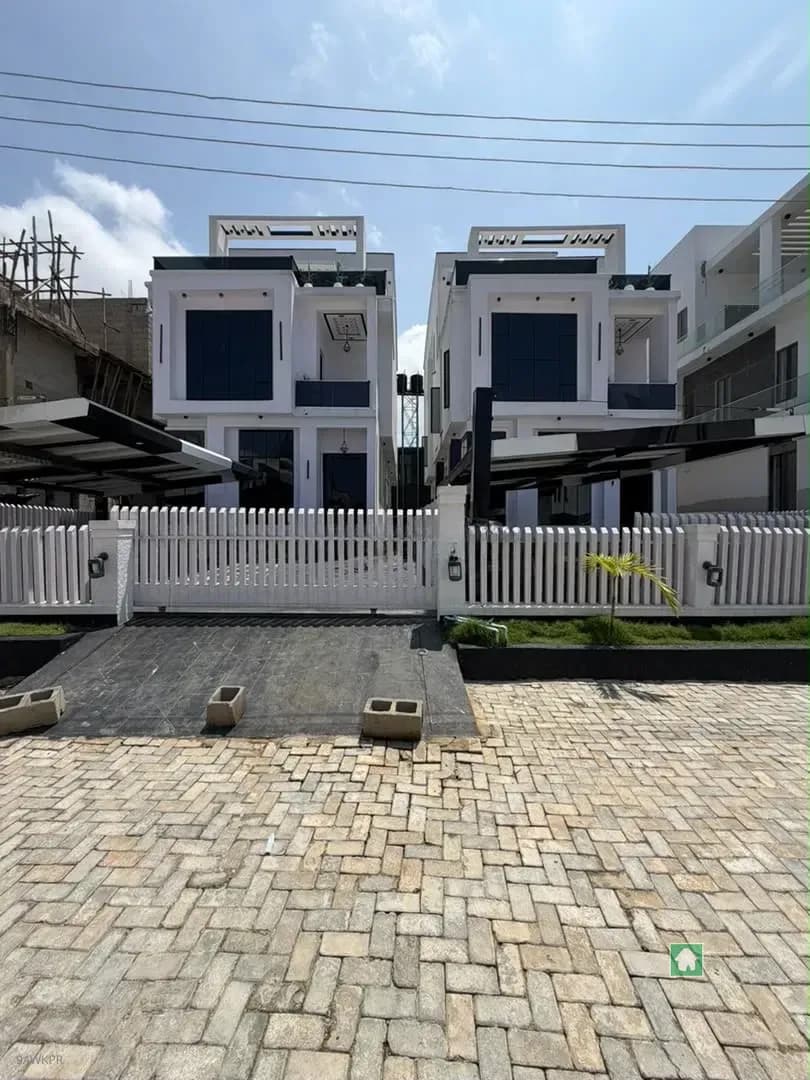 5-Bed Detached House in Ikota, Lekki
