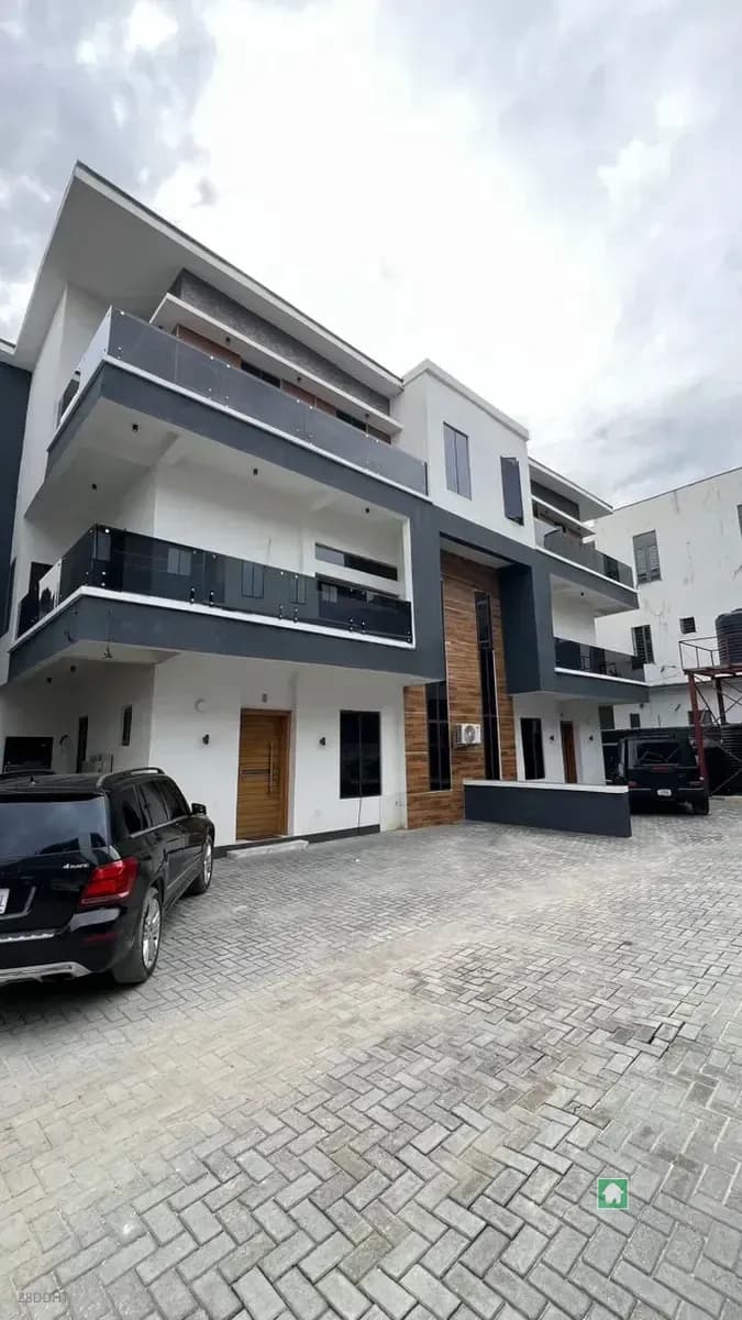 5-Bedroom Detached Duplex for Rent in Lekki Phase 1