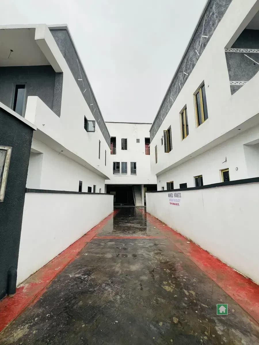 3 Bedroom Terrace Duplex in Ologolo, Lekki
