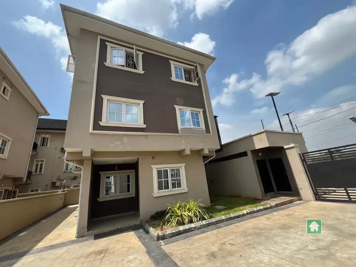 4-Bedroom Bungalow for Rent in Ikeja GRA