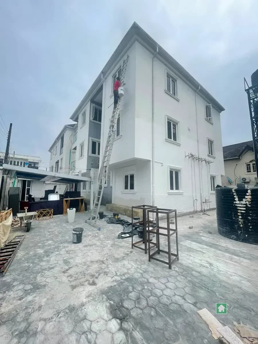 3 Bedroom Flat Apartment for Rent in Osapa, Lekki, Lagos