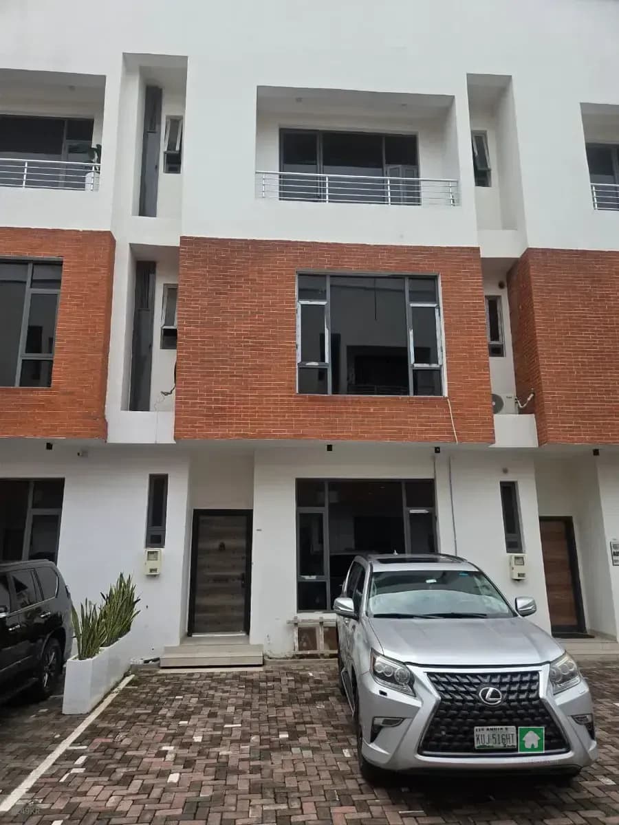 4-Bedroom Terrace for Rent in Lekki Phase 1