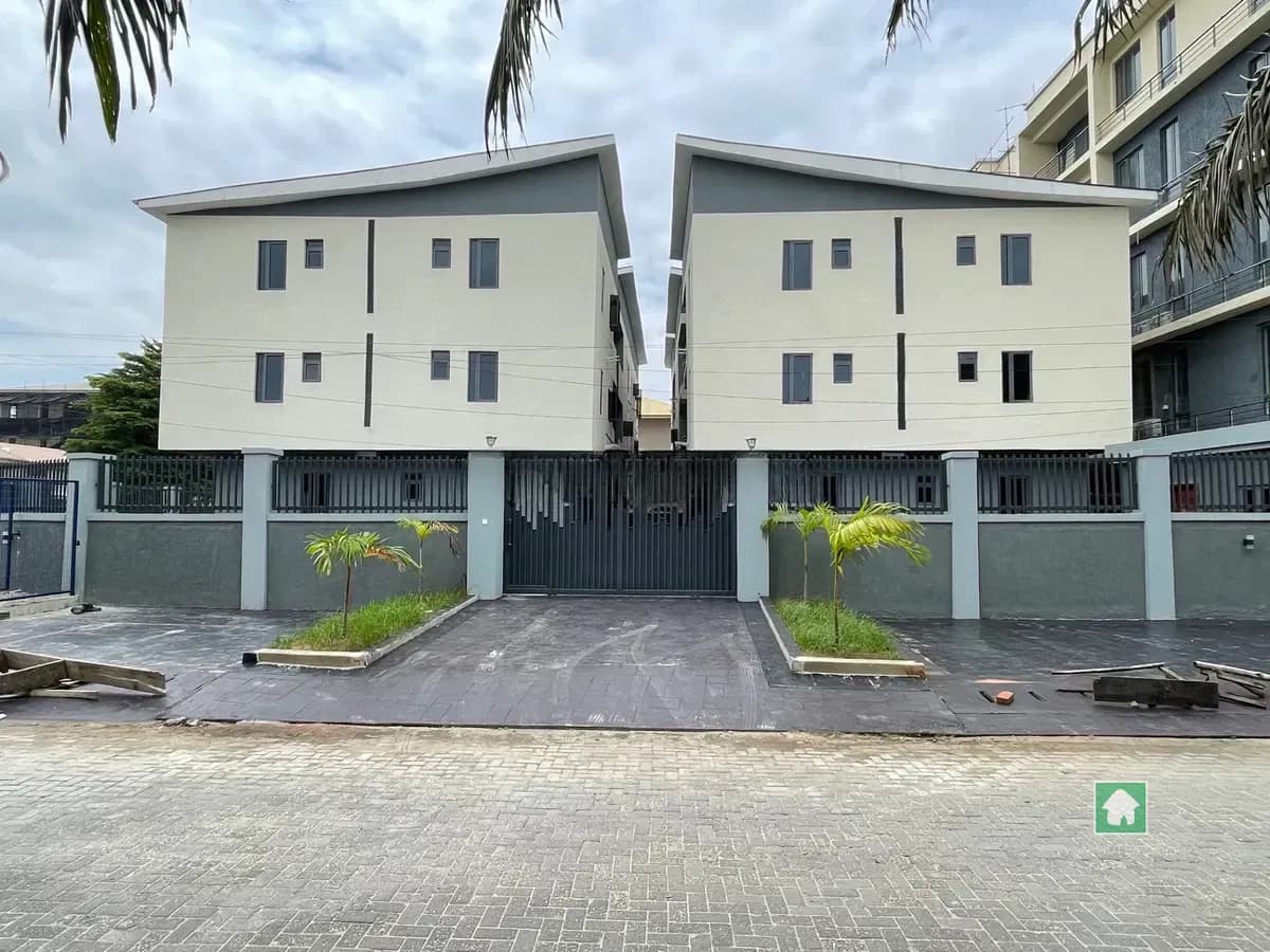 4-Bedroom Maisonette for Rent in Lekki Phase 1