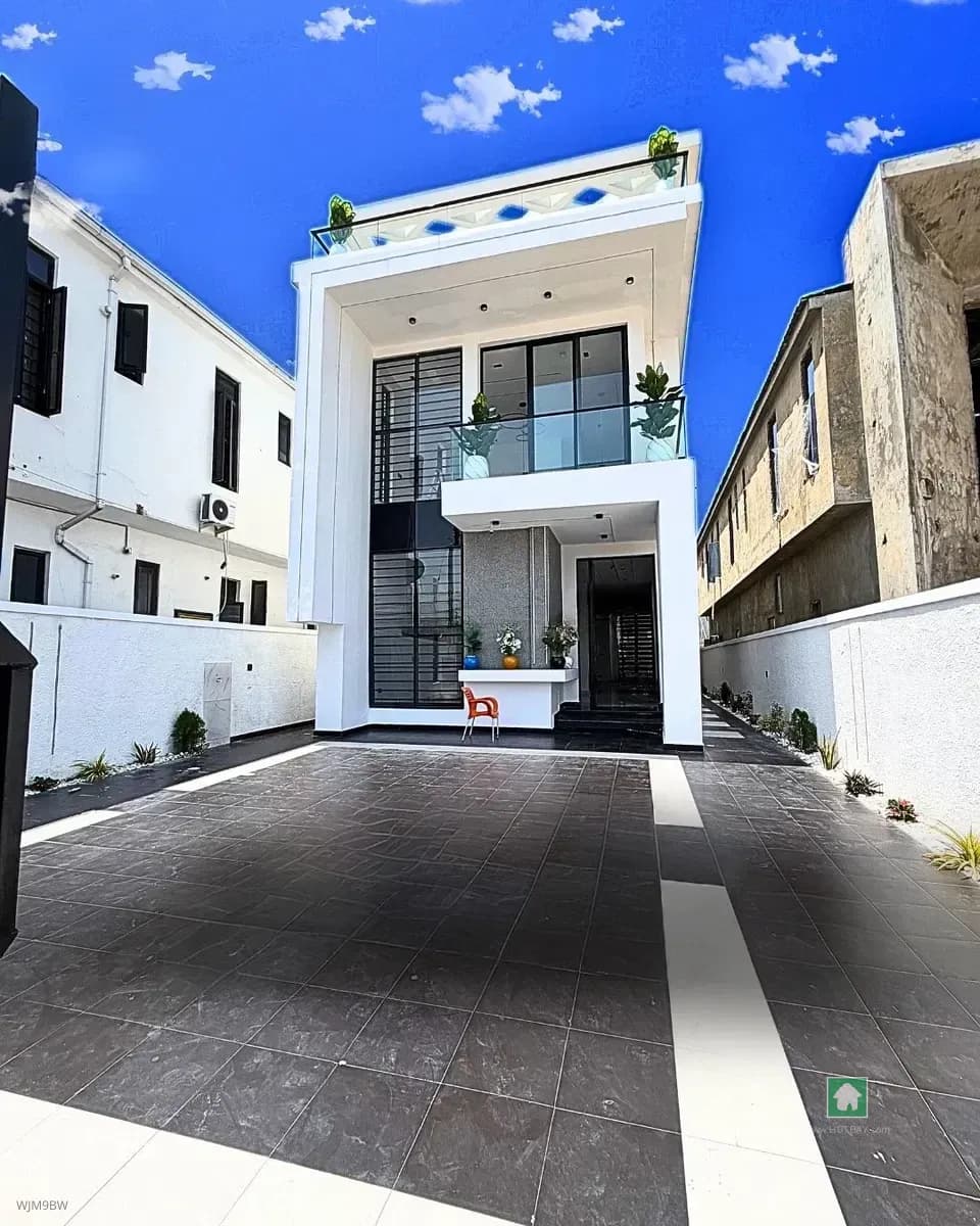 5 Bedroom Detached Duplex in Ikota, Lekki