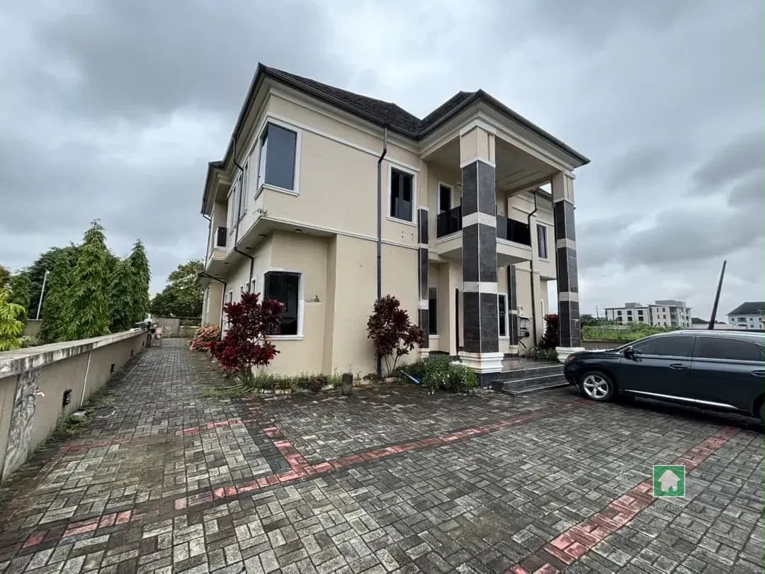 6 Bedroom Detached Duplex on Mobil Road, Lekki