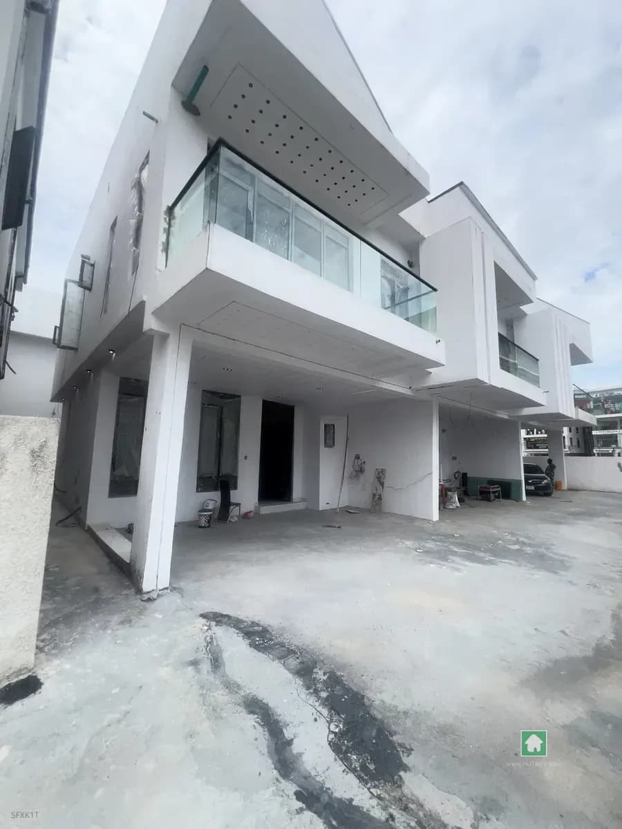 Beautiful 3-Bed Terrace in Chevron Tollgate, Lekki