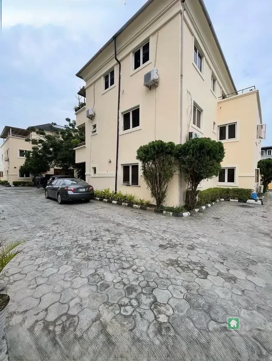 3 Bedroom Flat Apartment for Rent in Lekki Phase 1