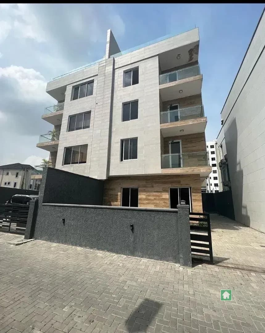5 Bedroom Semi Detached Duplex in Ikoyi