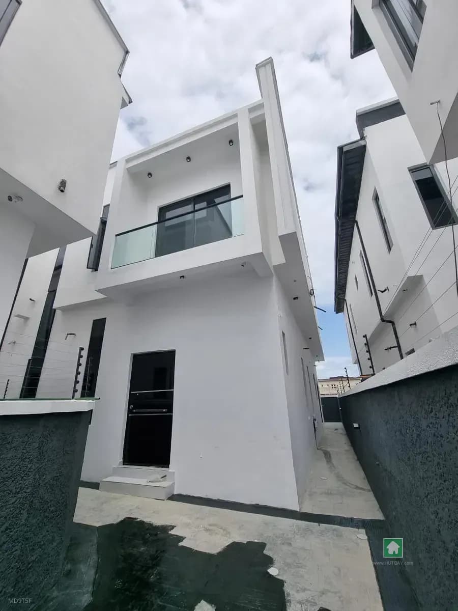 Semi Detached House for Rent, 4 Bedrooms, 4 Bathrooms, 5 Toilets, Orchid Road, Royal Phine, Lekki