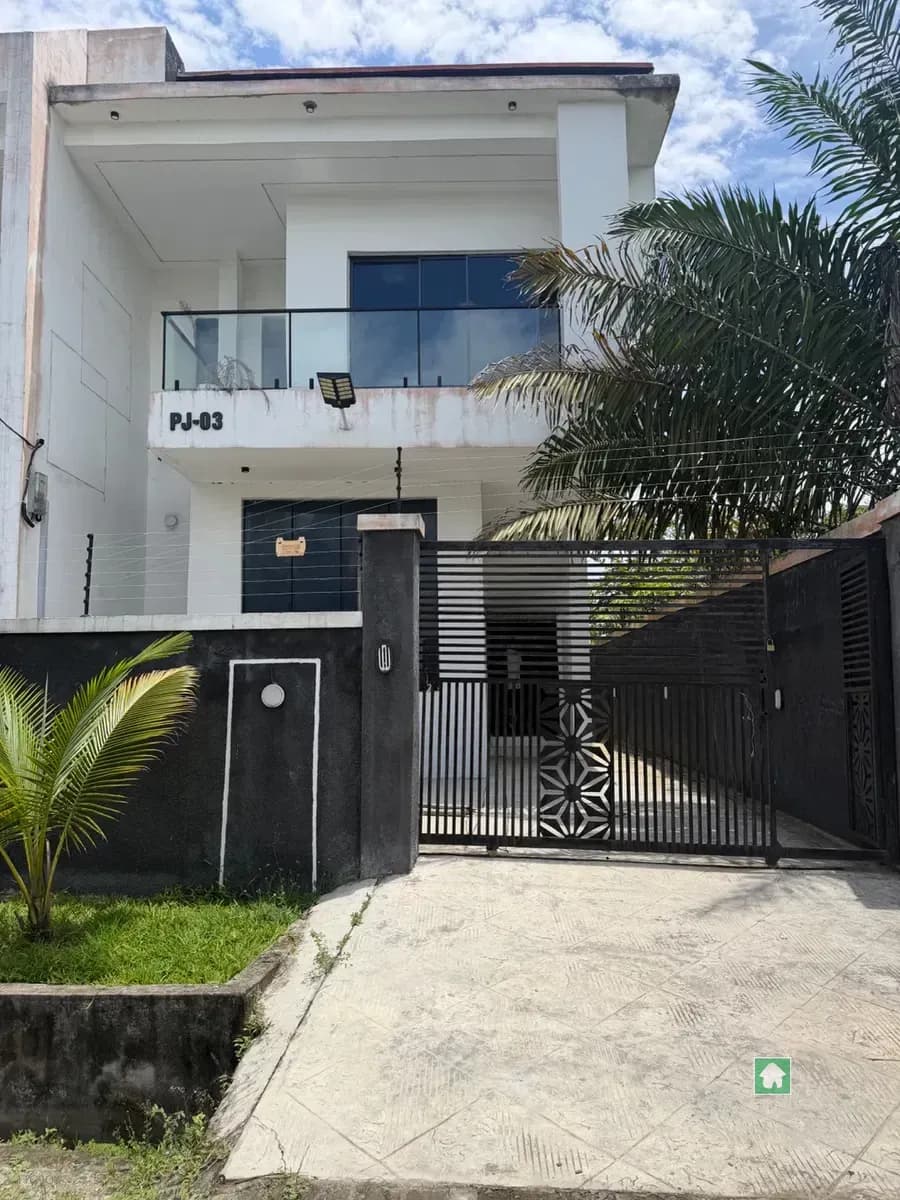 4 Bedroom Semi Detached in Lekki II