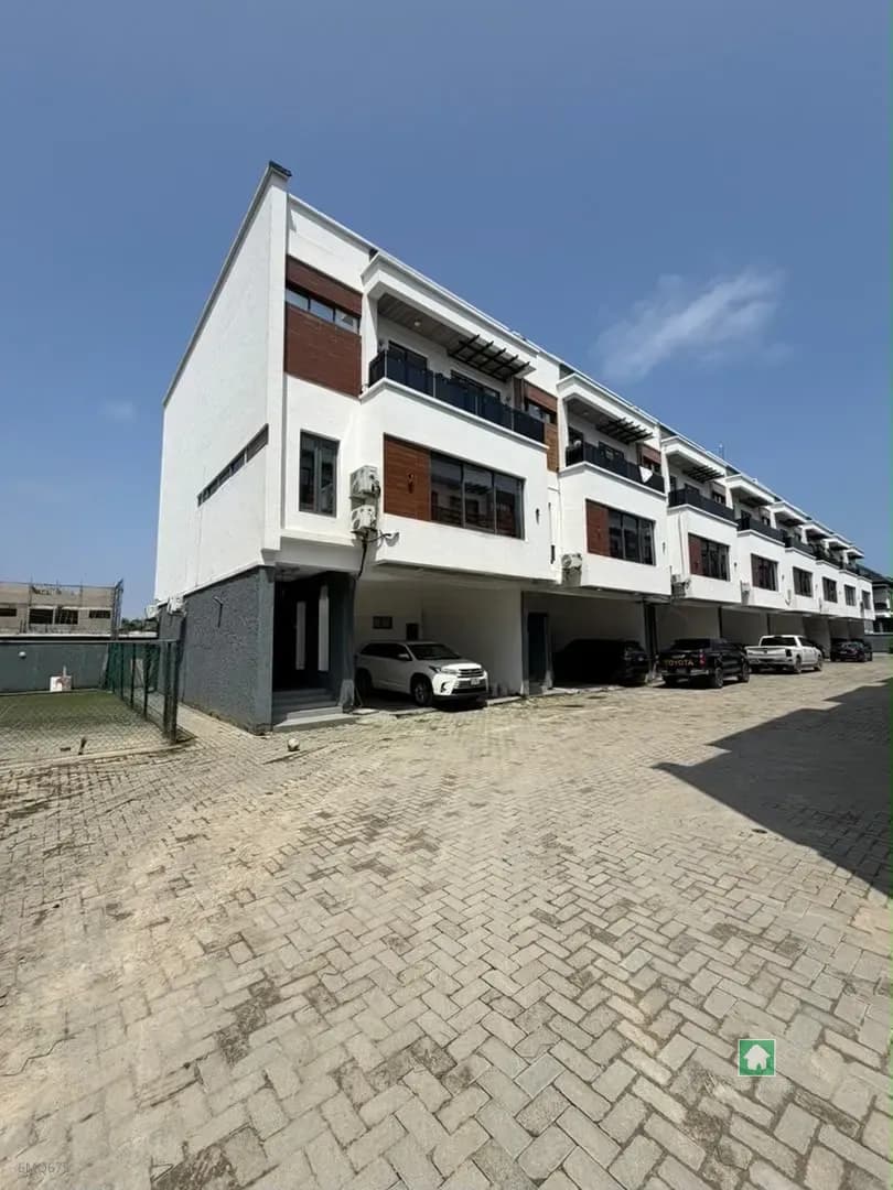 4-Bedroom Terrace for Rent in Ologolo, Lekki