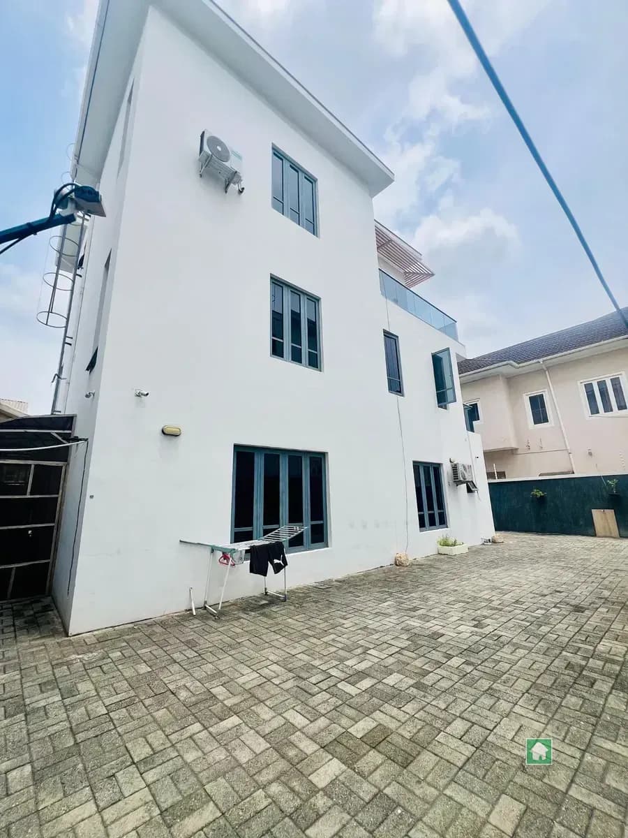 Detached Duplex in Lekki Phase 1