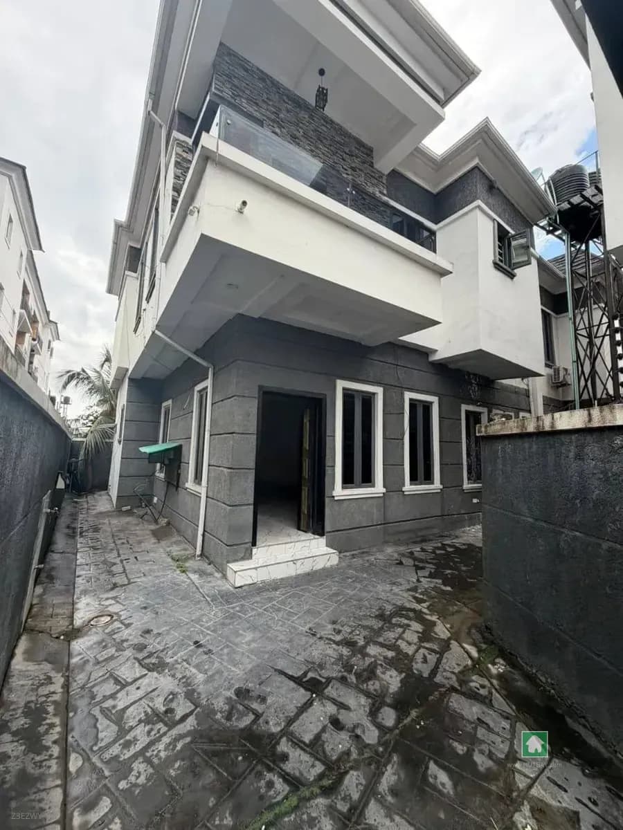 4-Bedroom Detached House for Rent in Lekki Phase 1