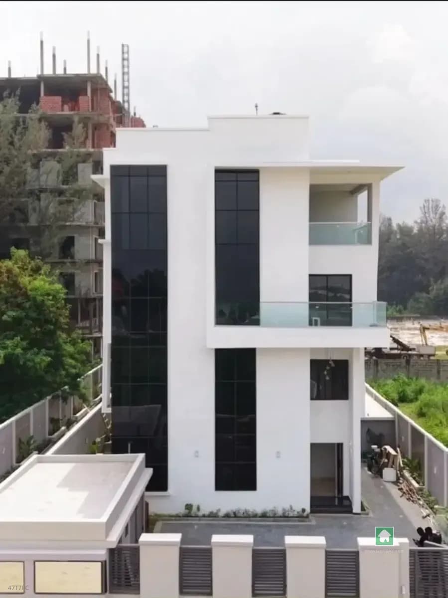 Detached Duplex in Banana Island, Ikoyi