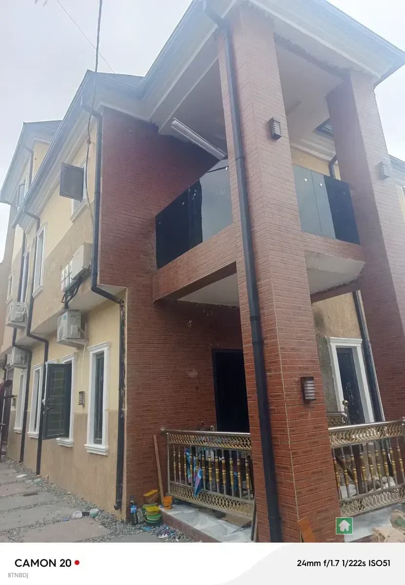 3 Bedroom Flat Apartment for Rent, Western Avenue, Surulere