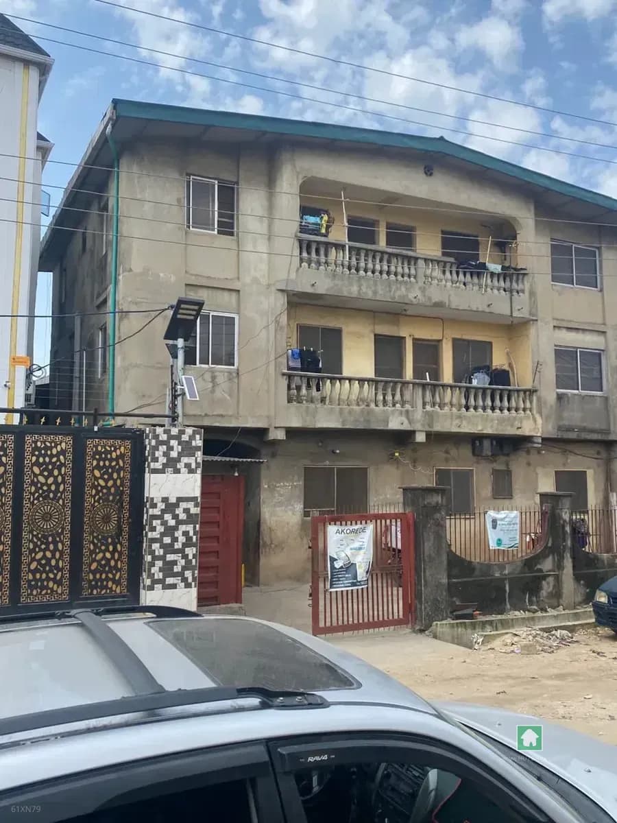 Enitan, Surulere - 3-Bedroom Block of Flats for Sale
