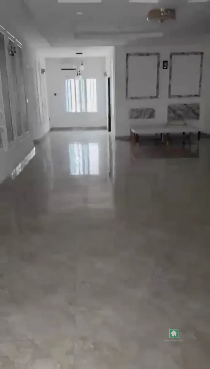 For Rent: 3 Bedroom Flat Apartment in Lekki Scheme 2