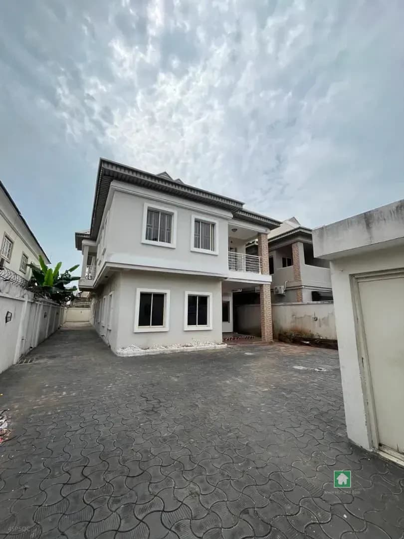 5-Bedroom Detached Duplex for Rent in Lekki Phase 1