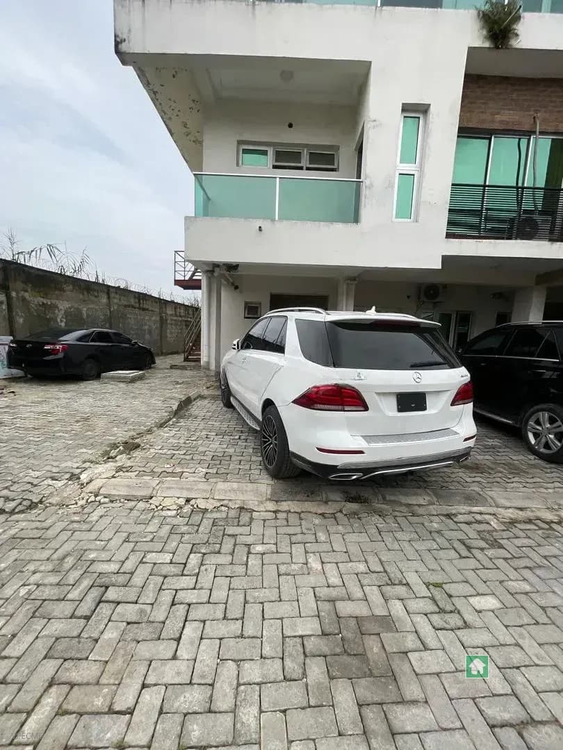 4 Bedroom Terrace in Paradise 3 Estate, Lekki