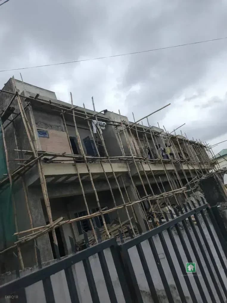 Surulere Detached Home for Sale - 4 Bedrooms, 5 En-Suite Bathrooms