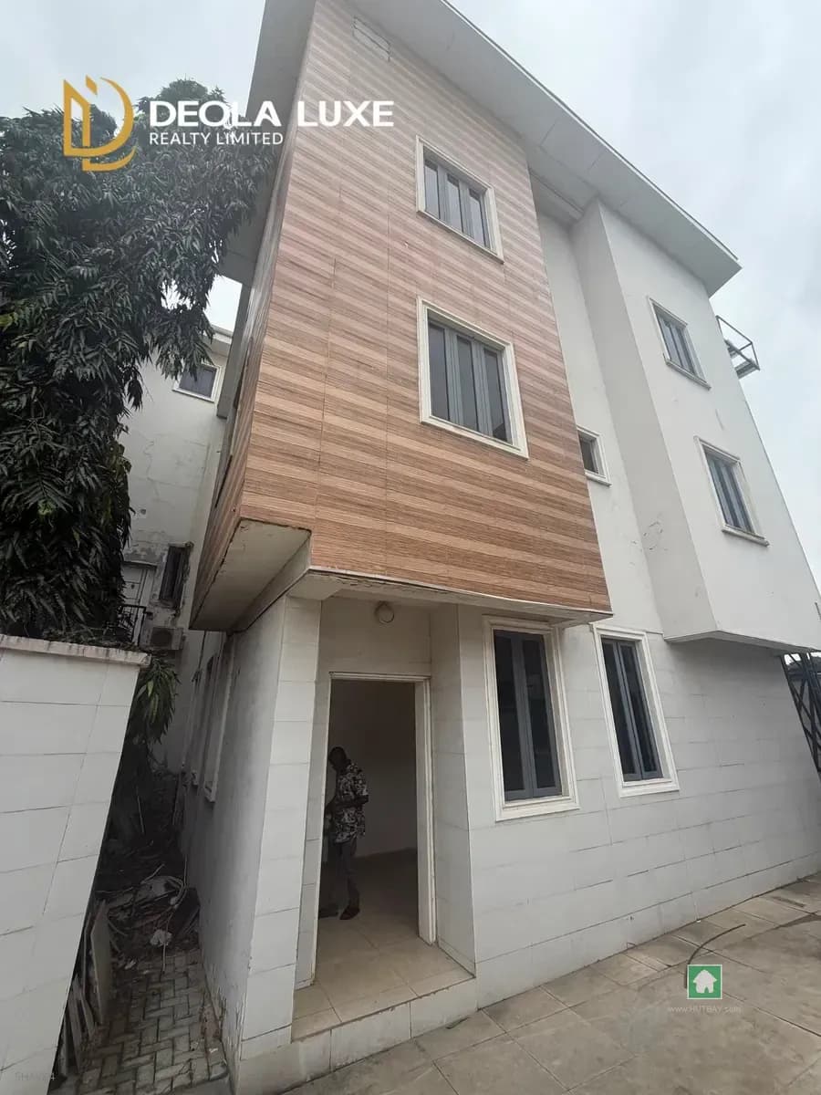 Five-Bedroom Detached House in Prestigious Osborne, Ikoyi
