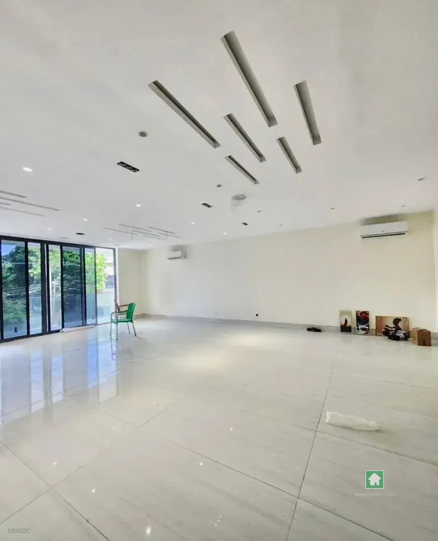 Spacious 5-Bedroom Penthouse Apartment in Ikoyi, Lagos