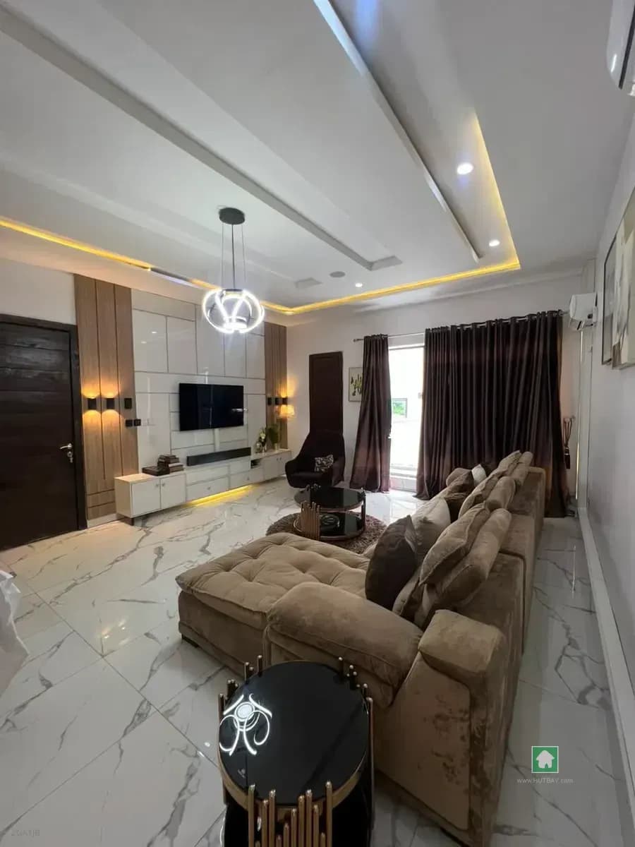 3-Bedroom Flat Apartment for Rent in Ikoyi Club Area