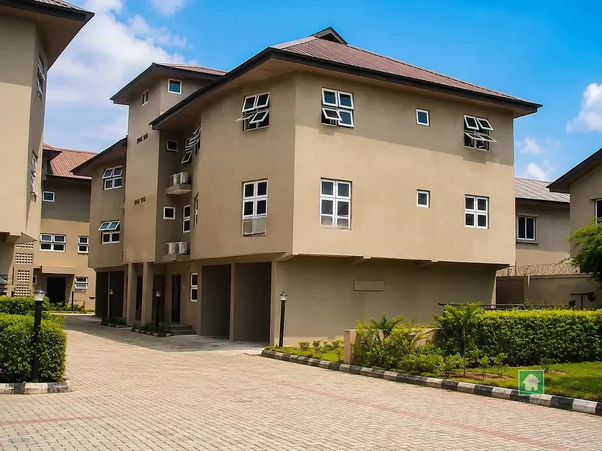 Oniru 15 Unit Apartment