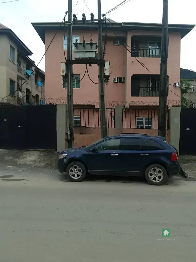 For Sale: Well-Maintained Block of Flats in Ojuelegba, Surulere