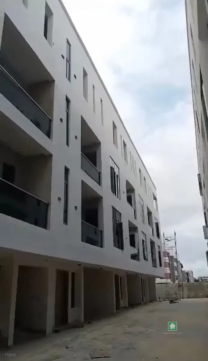 Mini Flat in Lekki Phase 1