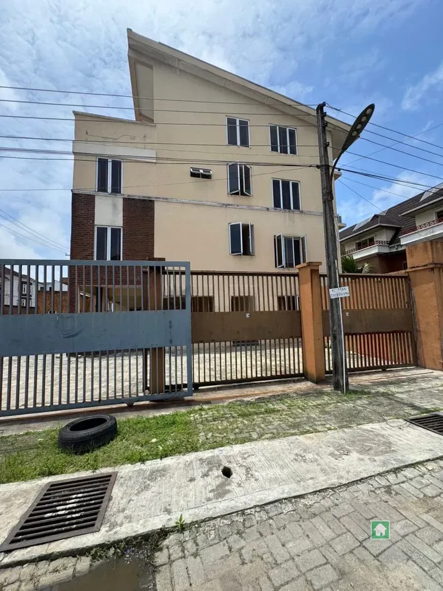 2 Bedroom Flat for Sale in Agungi, Lekki