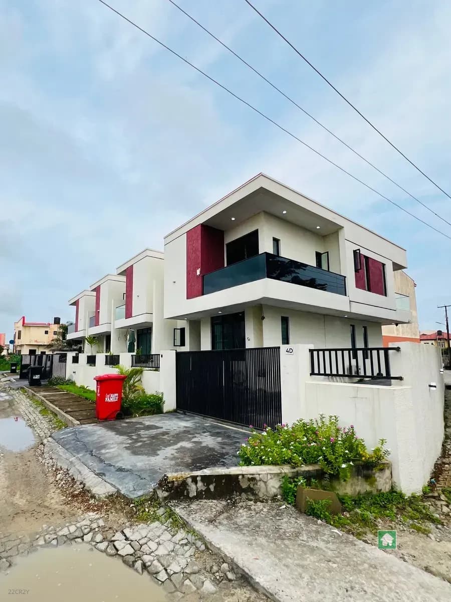 4 Bed Semi Detached in Secure Sangotedo, Ajah
