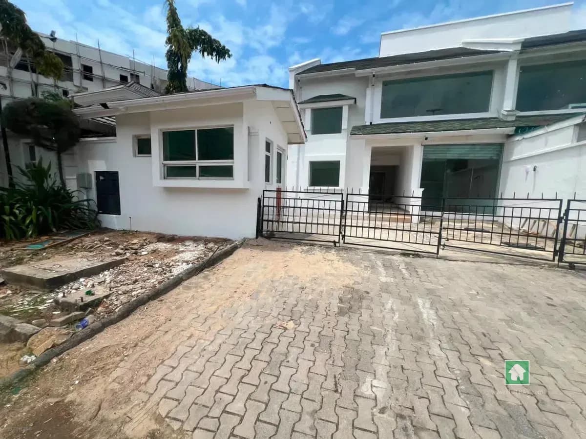 Commercial Semi Detached Building with Penthouse for Rent