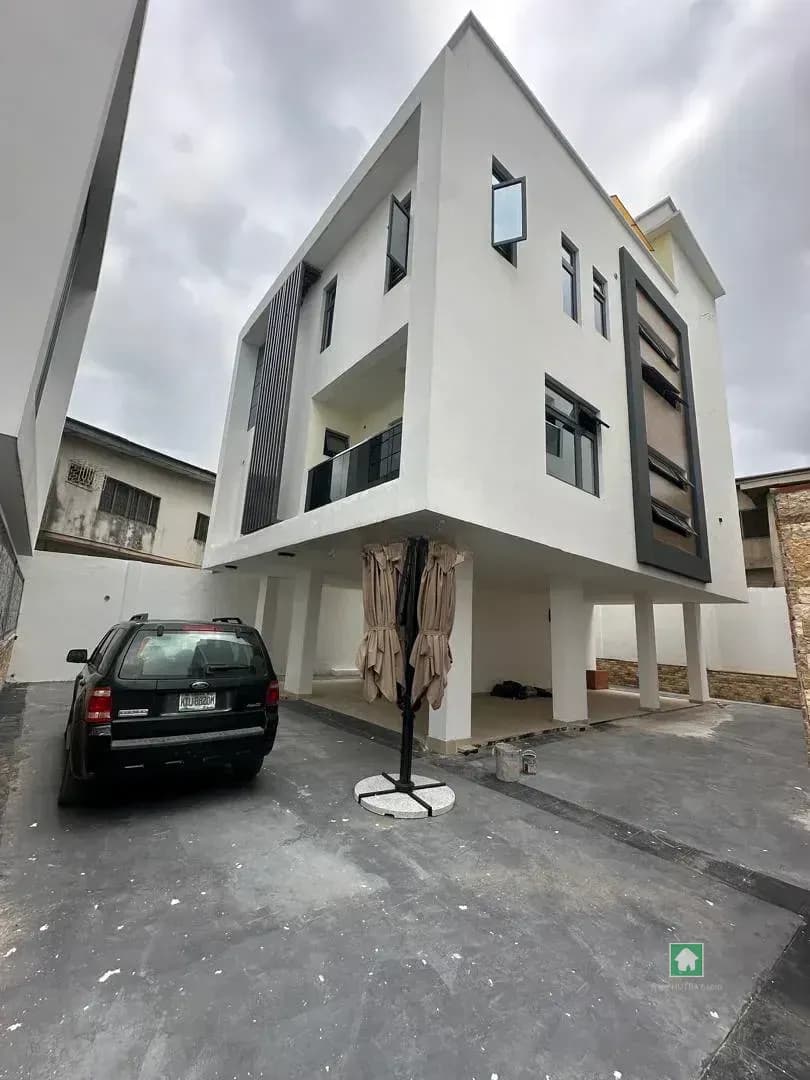 5 Bedroom Duplex for Rent in Maryland, Lagos