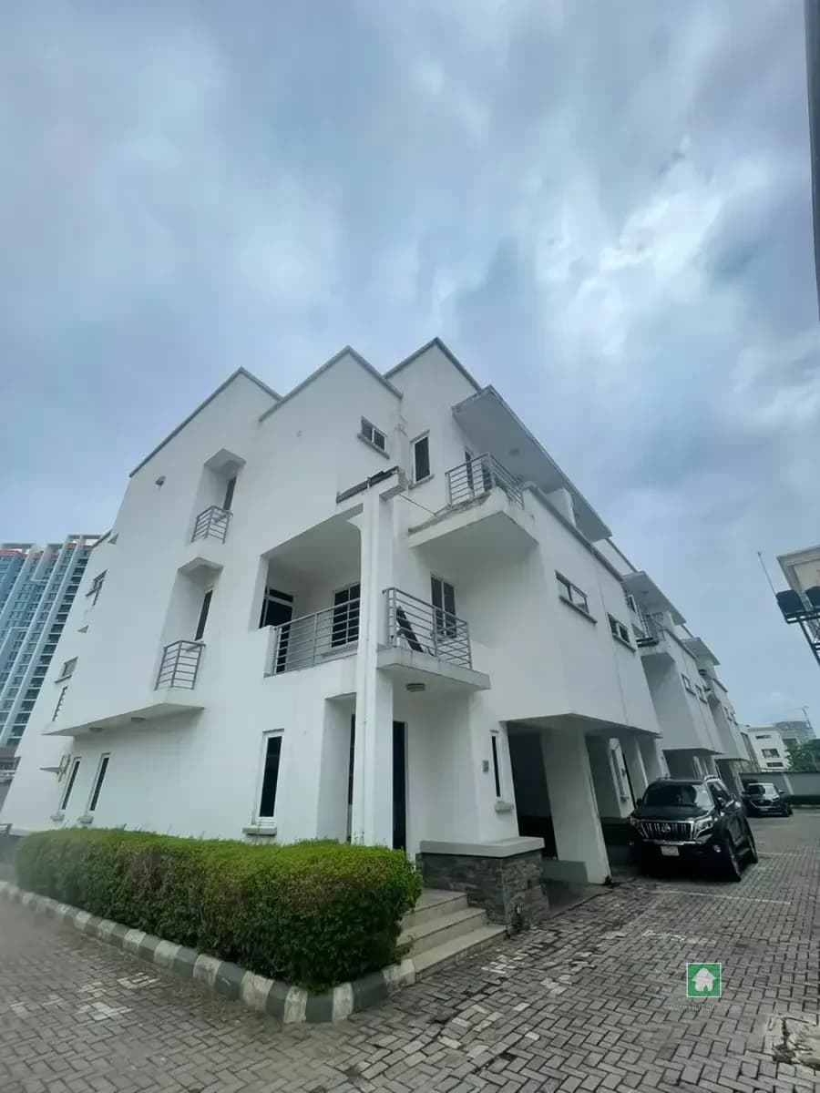 4-Bedroom Terrace House for Rent in Parkview Estate, Ikoyi