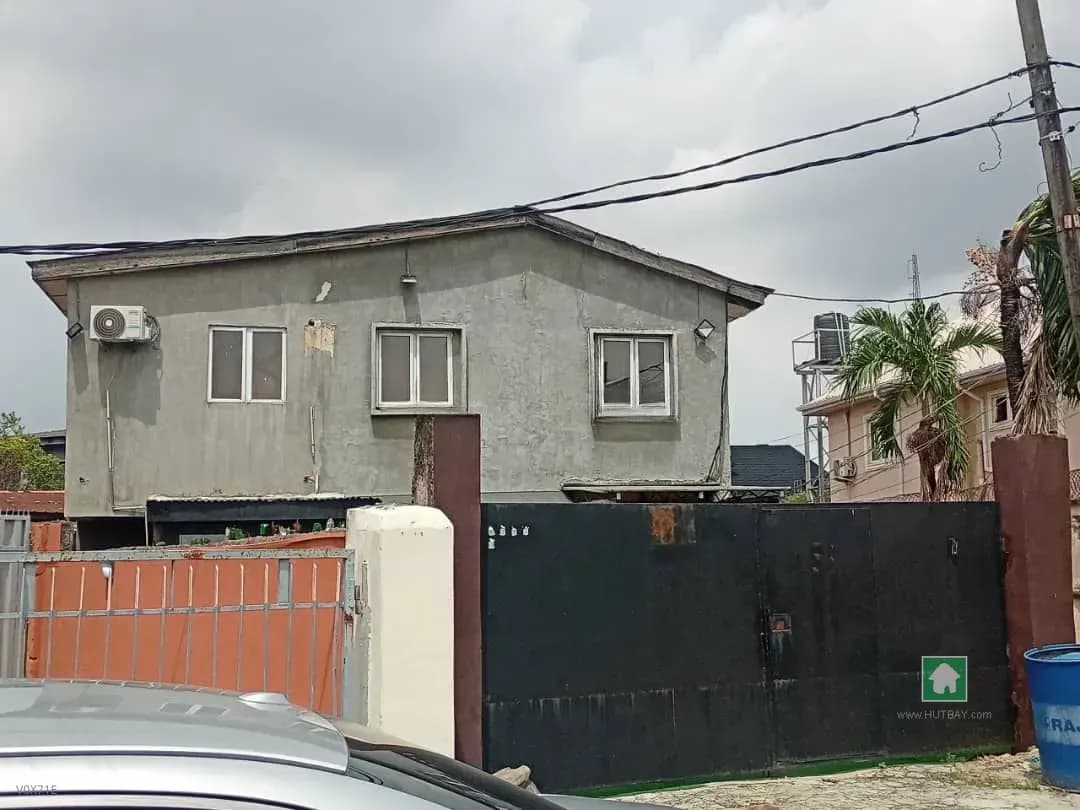Ogunlana, Surulere - 3 Bed Duplex & 2x 3 Bed Flats for Sale