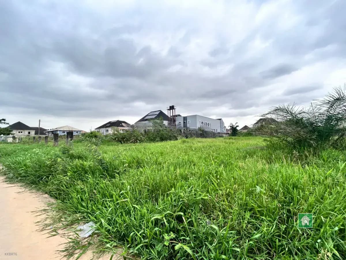 700 Sqm Land in Secure Opic Estate
