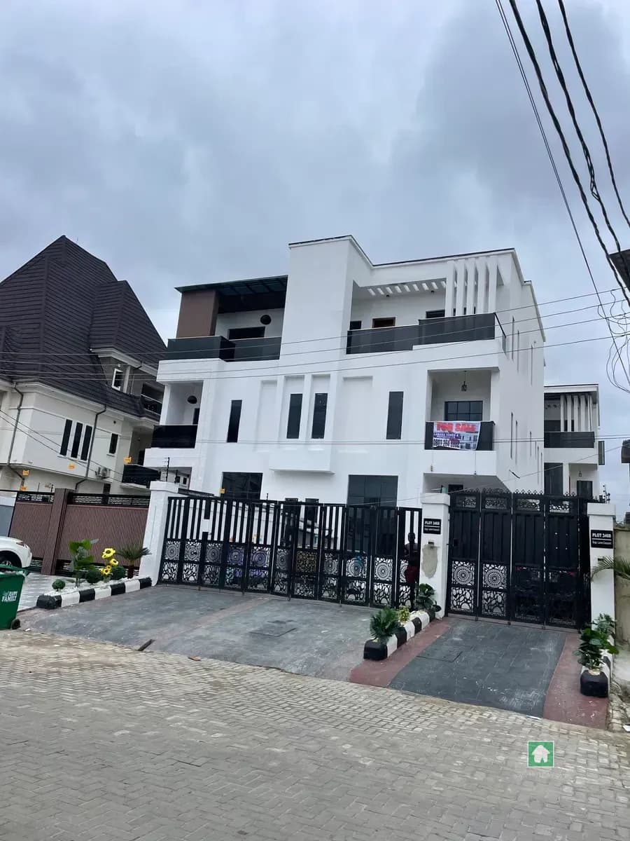 5 Bedroom Semi Detached Duplex in Amuwo Odofin