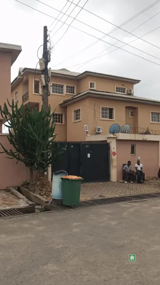 3 Bedroom Flat in Gra Phase 2, Magodo, Lagos