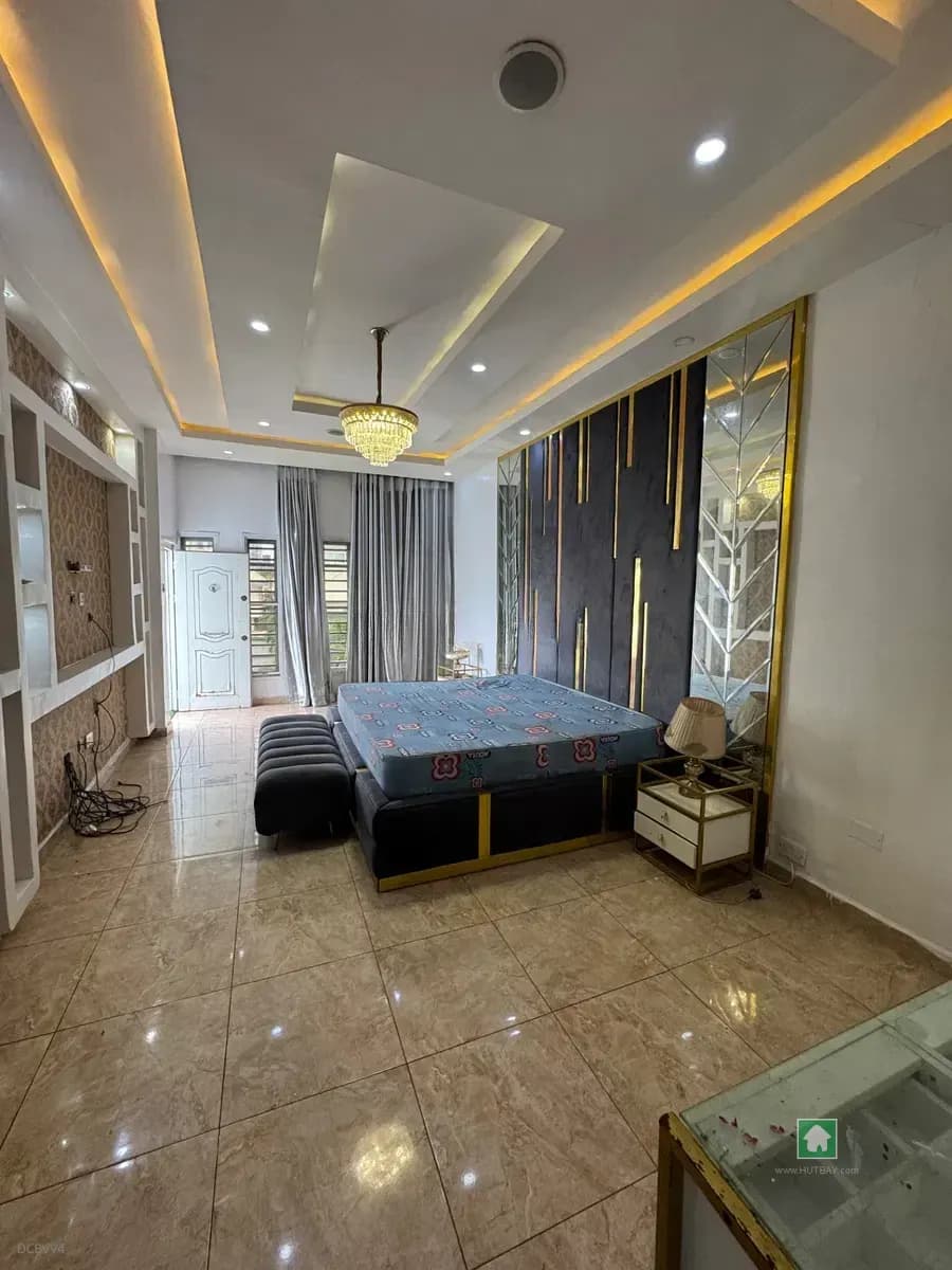 Studio For Rent in Lekki Expressway, Lekki