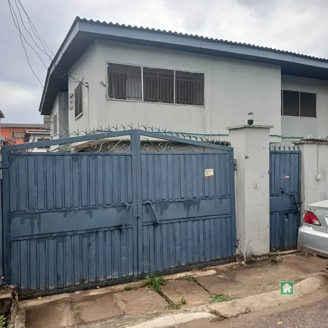 6 Bedroom Semi Detached Duplex in Ilupeju, Lagos