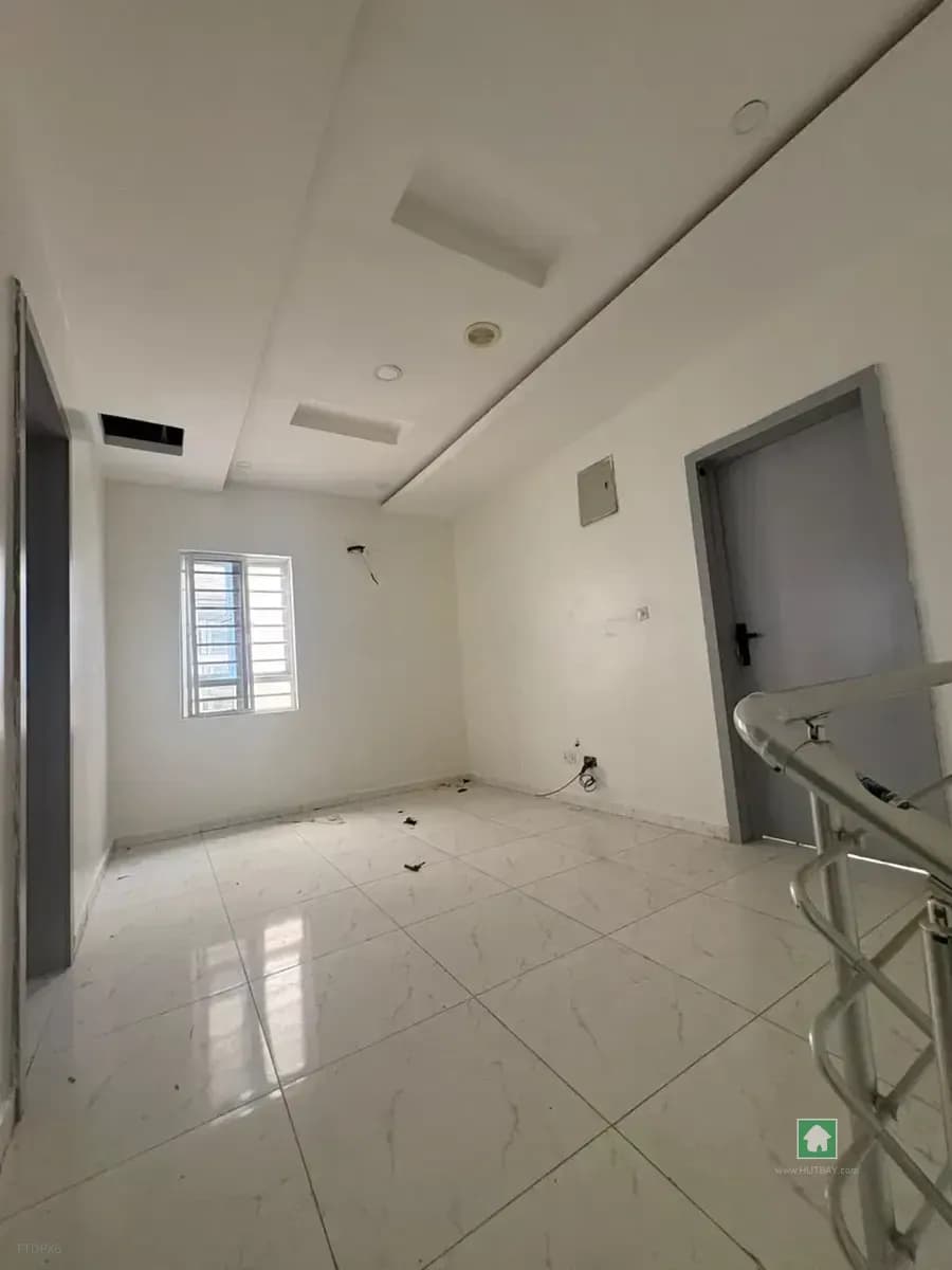 4 Bedroom Detached Duplex for Rent