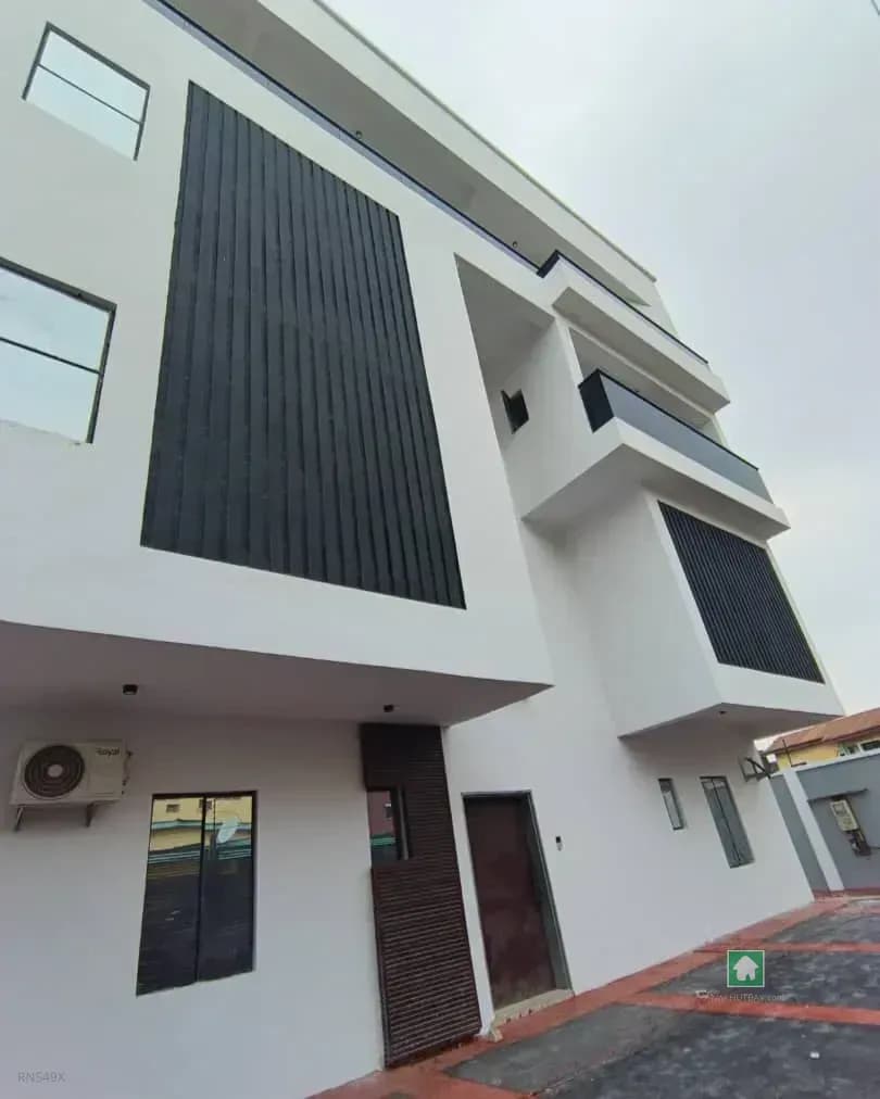 4 Bedroom Terrace for Rent in Sabo, Yaba, Lagos