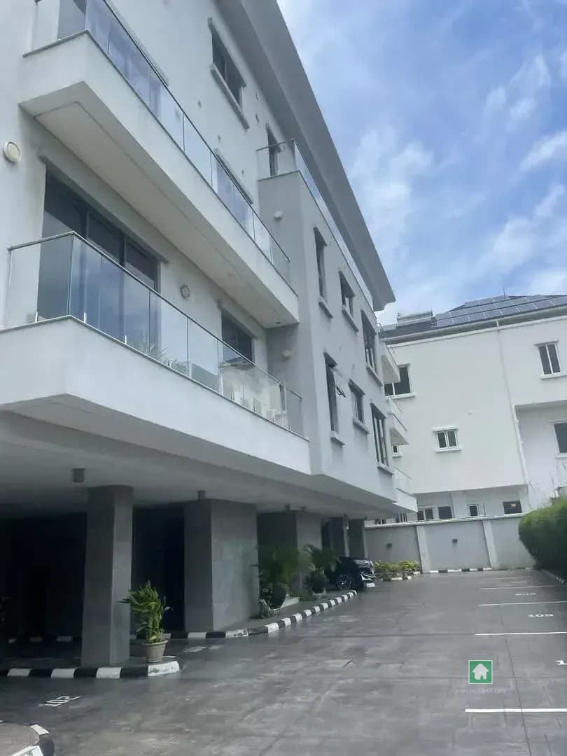 2-Bedroom Flat Apartment for Rent in Banana Island, Ikoyi