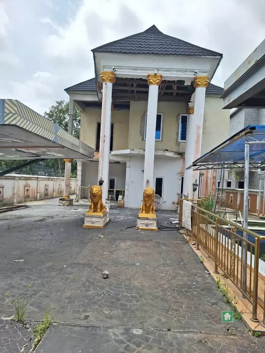 7-Bedroom Detached Duplex in Awoyaya, Lagos