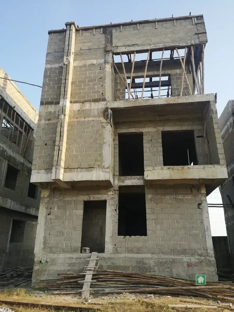 Barracks, Ojo, Lagos: 4 Bedroom Fully Detached Duplex